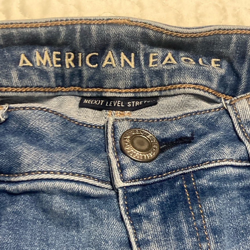 American Eagle Next Level Stretch Jeans
-size: 8 short